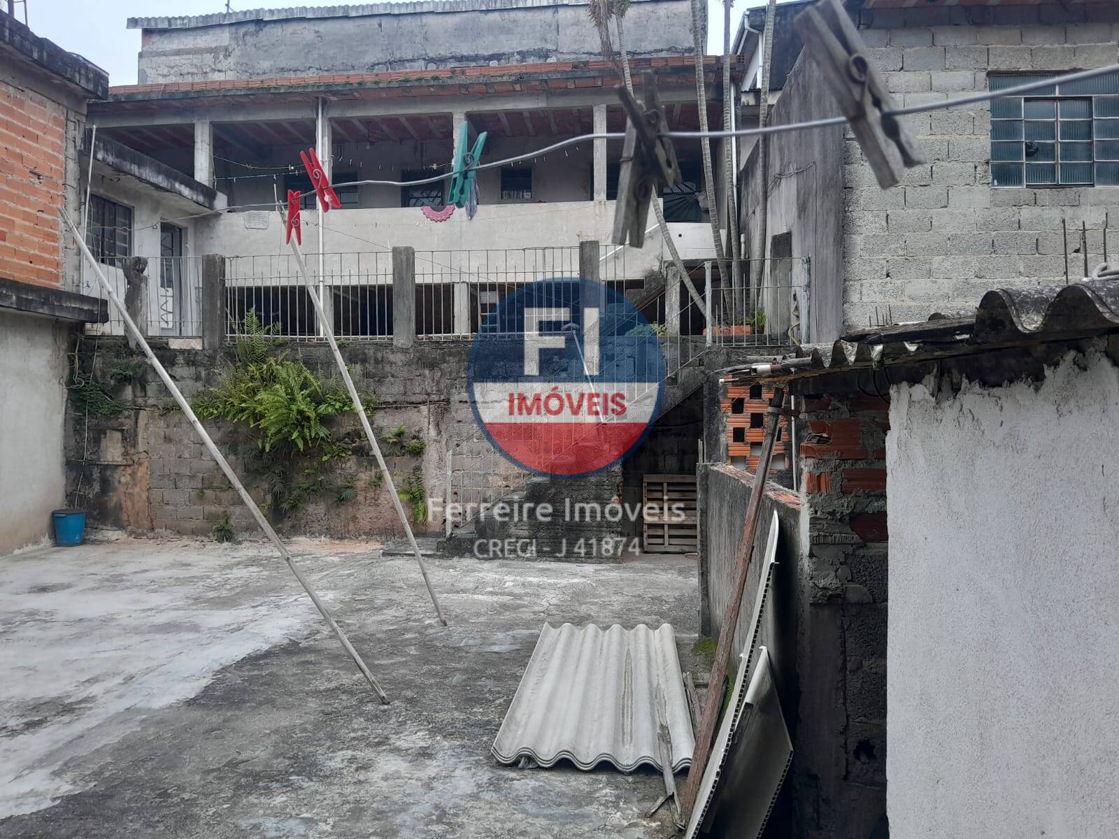VENDE-SE CASA NA CIDADE KEMMEL- ITAIM PAULISTA-SP